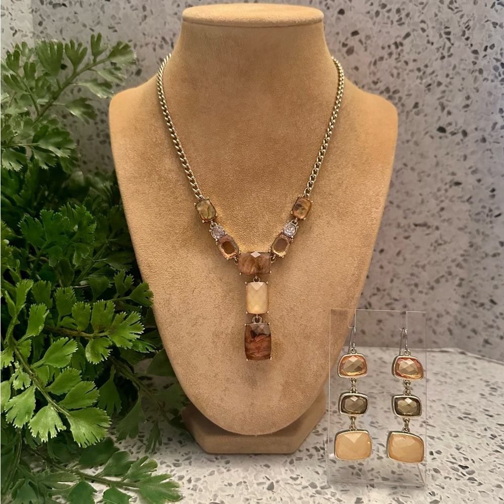 Napier gem necklace w/ accent earrings